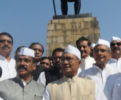 MUMBAI: Congress leader Digvijay Singh, Mohan Prakash, Manikrao Thackere, Prithviraj Chavan   during the Prerna Yatra to celebrates Centenary of arrival of Mahatma Gandhi in India from South Africa at Gateway of India, In Mumbai on Friday. PTI Photo Mohan Bane